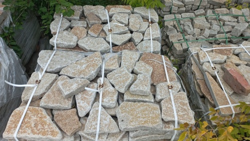 Плитняк гранитный галтованный купить в Амурской области