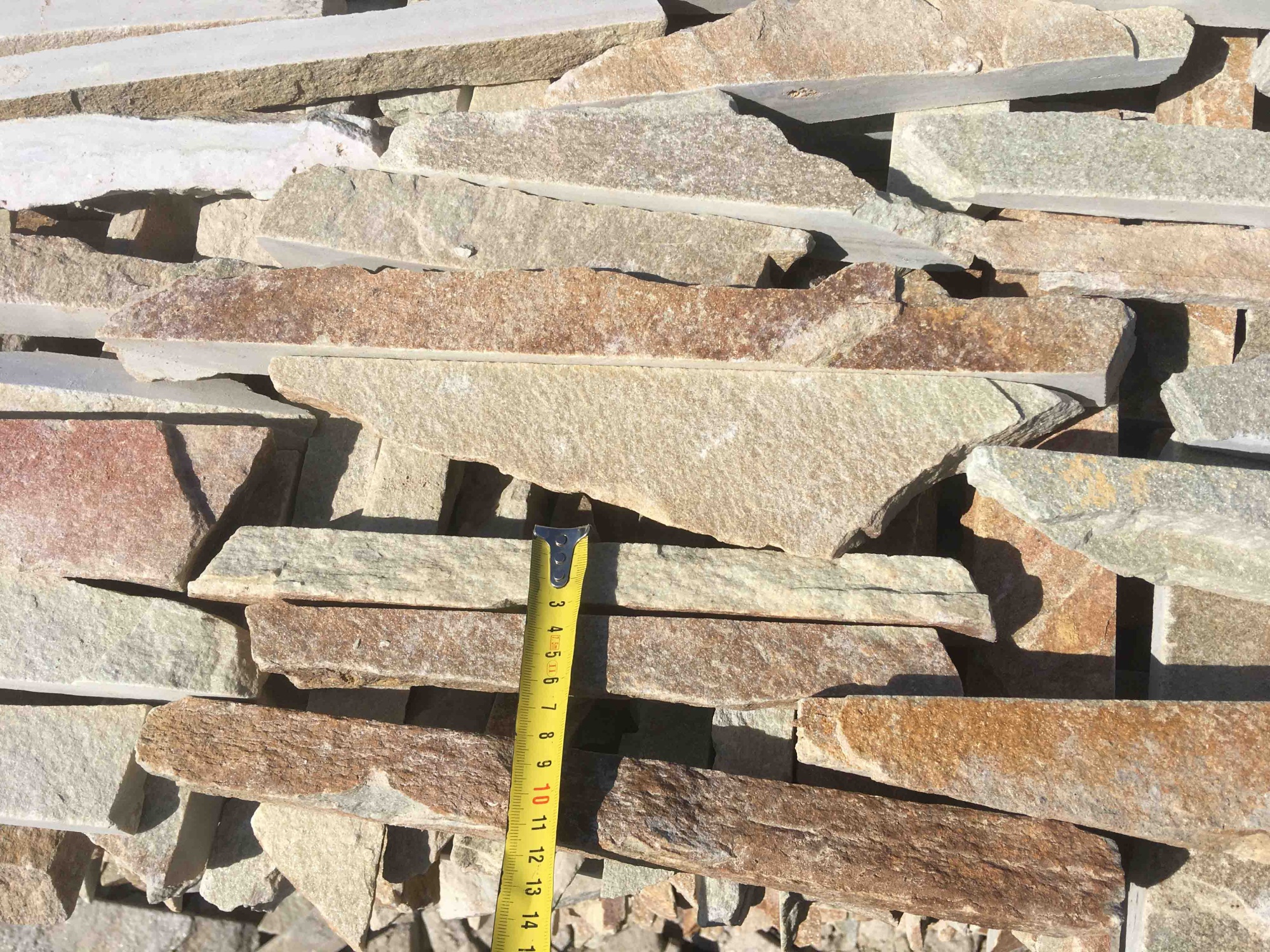 Горбушка златолит золотистый для облицовки купить в Амурской области