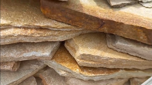 Плитняк златолит жёлтый золотистый для отмостки купить в Амурской области