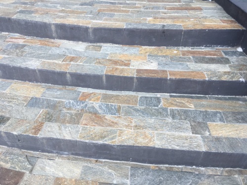 Плитка из Златолита Уральского для лестницы купить в Амурской области