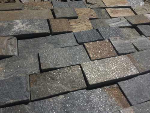 Плитка пилёная златолит Уральский для цоколя, отмостки купить в Амурской области