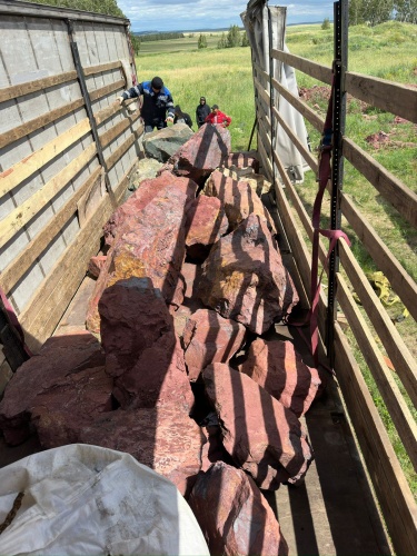 Ландшафтные глыбы красно-фиолетовые 200-1000 килограмм купить в Амурской области