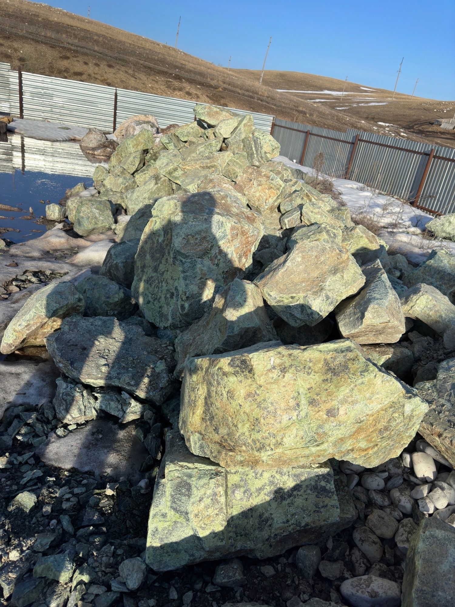 Камни для ландшафтного дизайна зелёные 10-60 килограмм купить в Амурской области