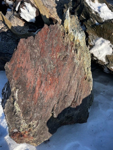 Ландшафтные глыбы красно-фиолетовые 200-1000 килограмм купить в Амурской области