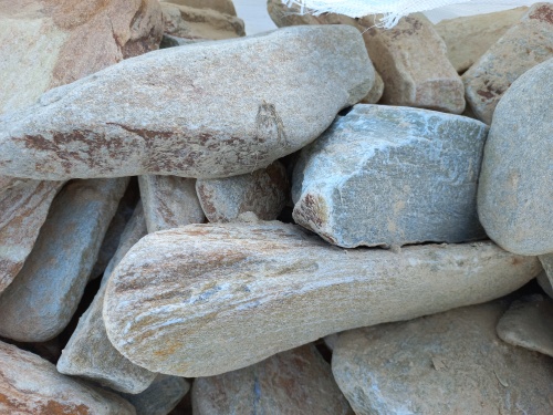 Златолит жёлтый, жёлто-зелёный глыбки и валуны для ланшафтного дизайна купить в Амурской области