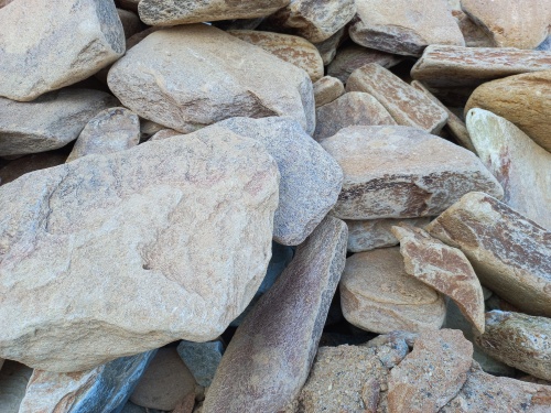 Златолит жёлтый, жёлто-зелёный глыбки и валуны для ланшафтного дизайна купить в Амурской области