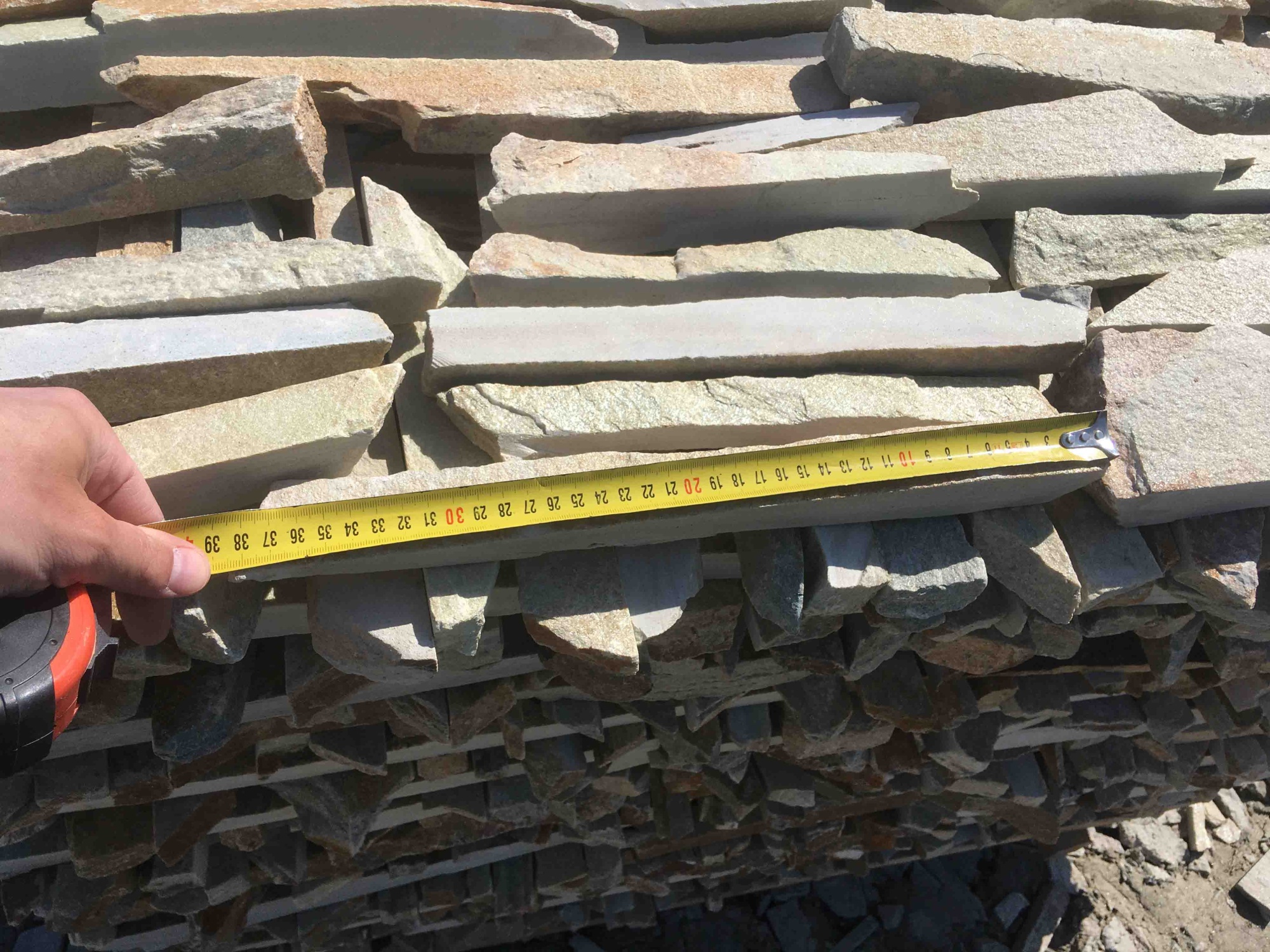 Горбушка златолит золотистый для облицовки купить в Амурской области